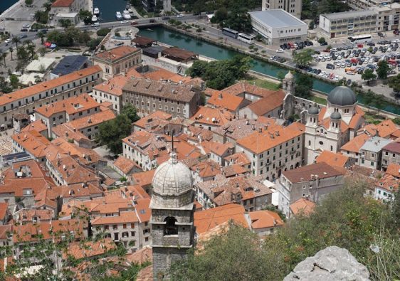 迷你倉：空間管理的文化現象探討