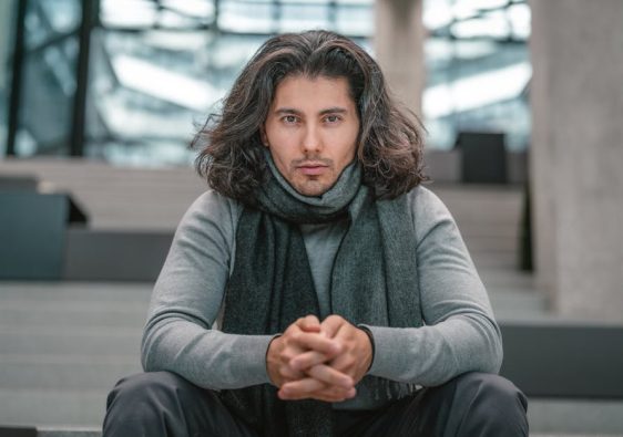 女裝皮帶的文化意涵與時尚影響